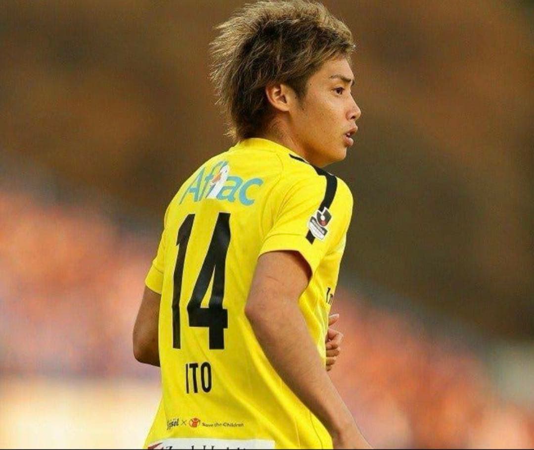 伊東純也　選手　柏レイソル　ユニフォーム(サイズ:XO)