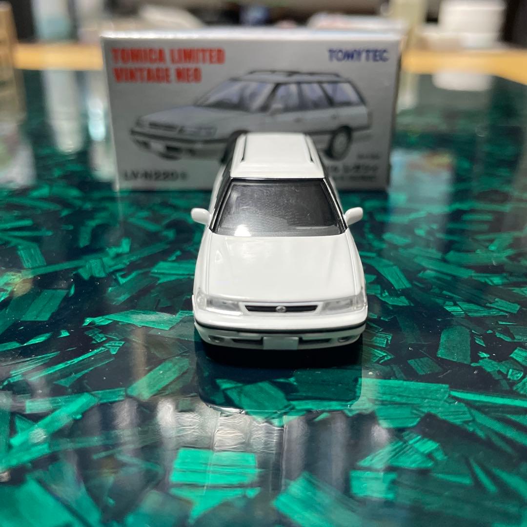 トミカリミテッドヴィンテージ　レガシィ　ミニカー