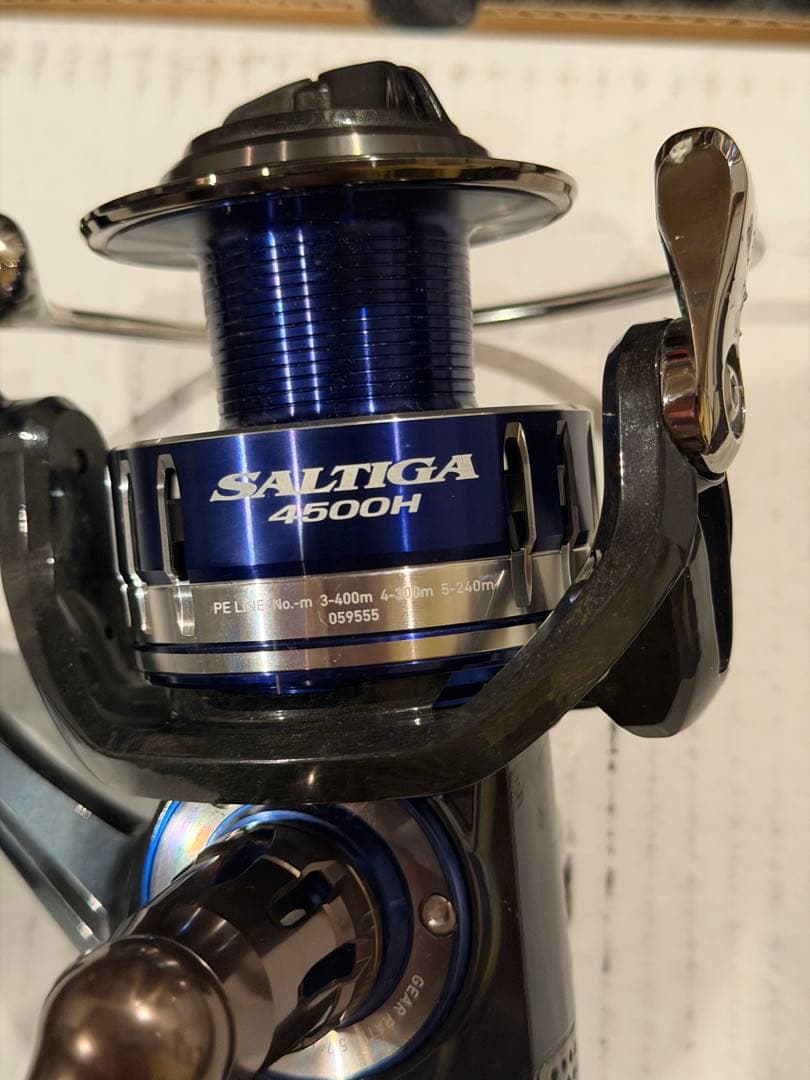 15 SALTIGA 4500H スピニングリール