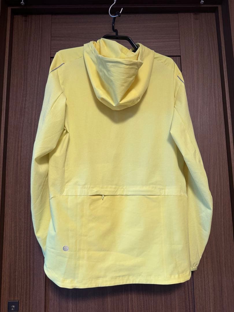ウォーキング・ランニングウェア lululemon warp light jaket xs