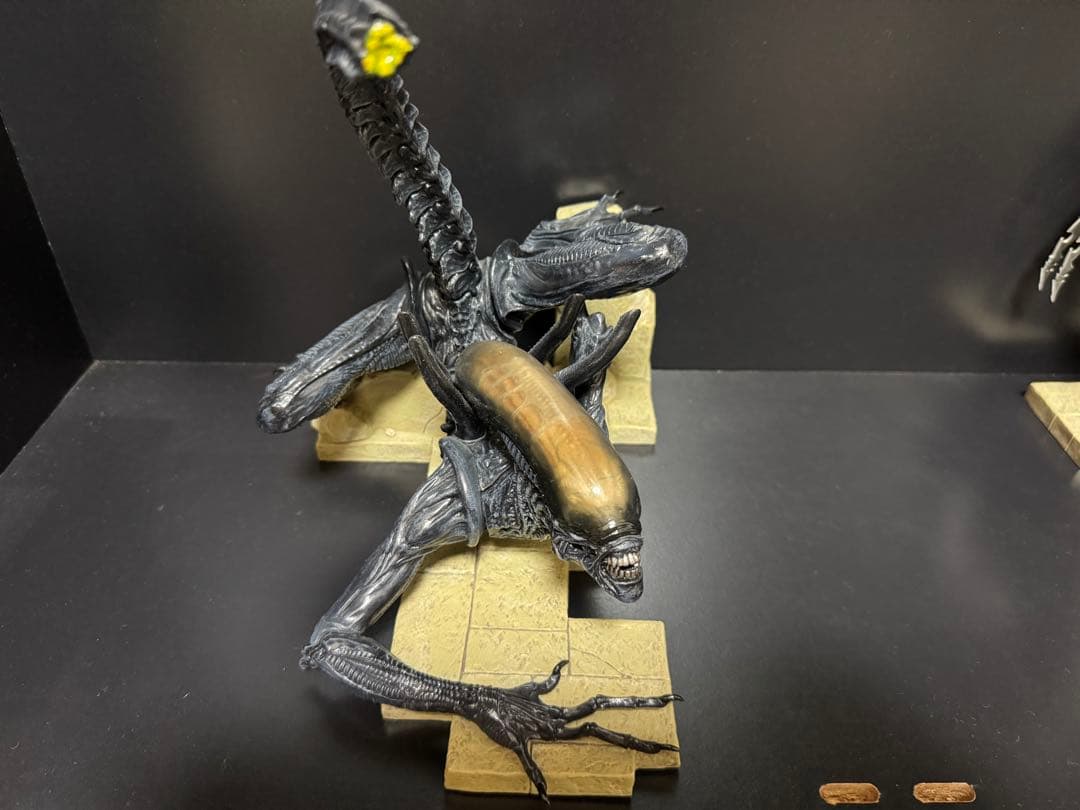 コトブキヤ/エイリアンvsプレデター1/6スケール塗装済組み立てキット2体セット