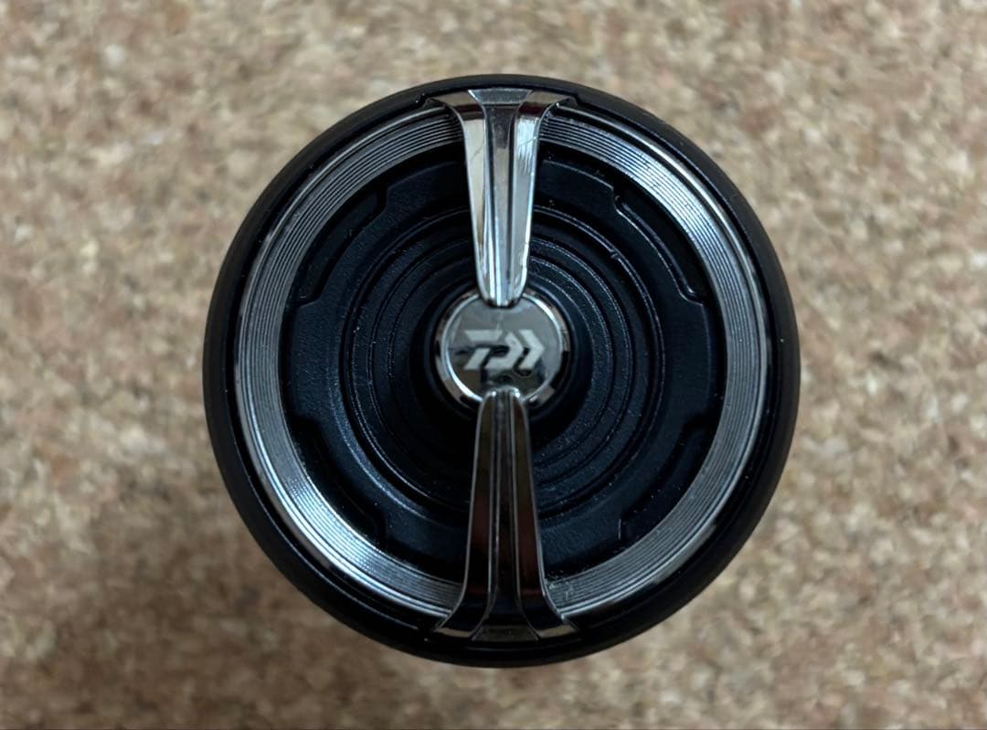 （美品）【DAIWA】18 LEGALIS レガリス LT2000S-XH