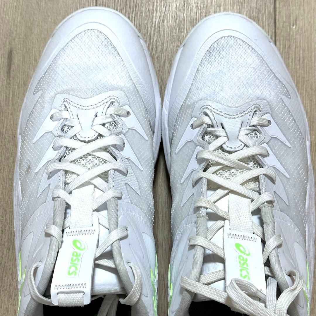アシックス　バスケットシューズ ホワイト UNPREARS 2 LOW ２７.５