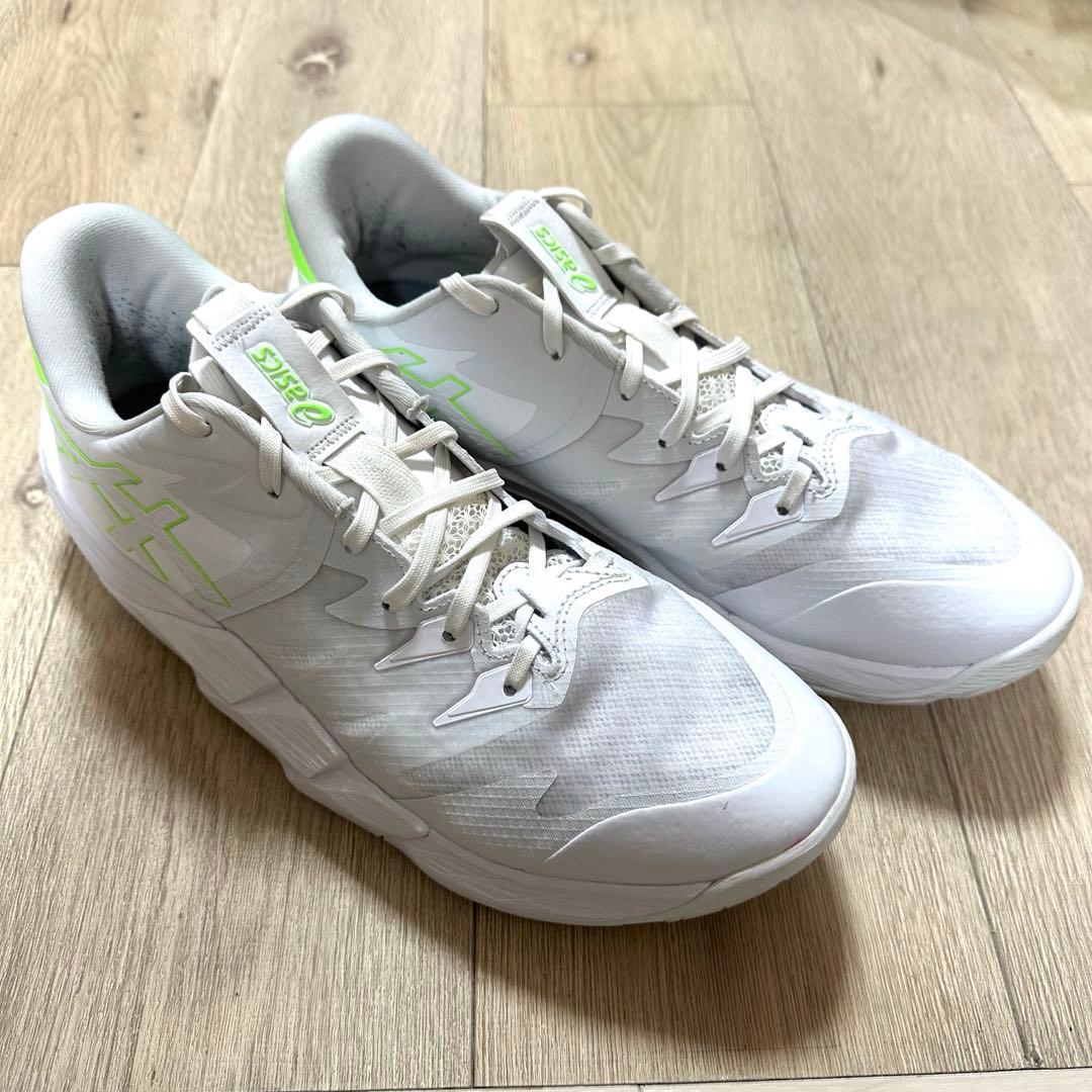 アシックス　バスケットシューズ ホワイト UNPREARS 2 LOW ２７.５