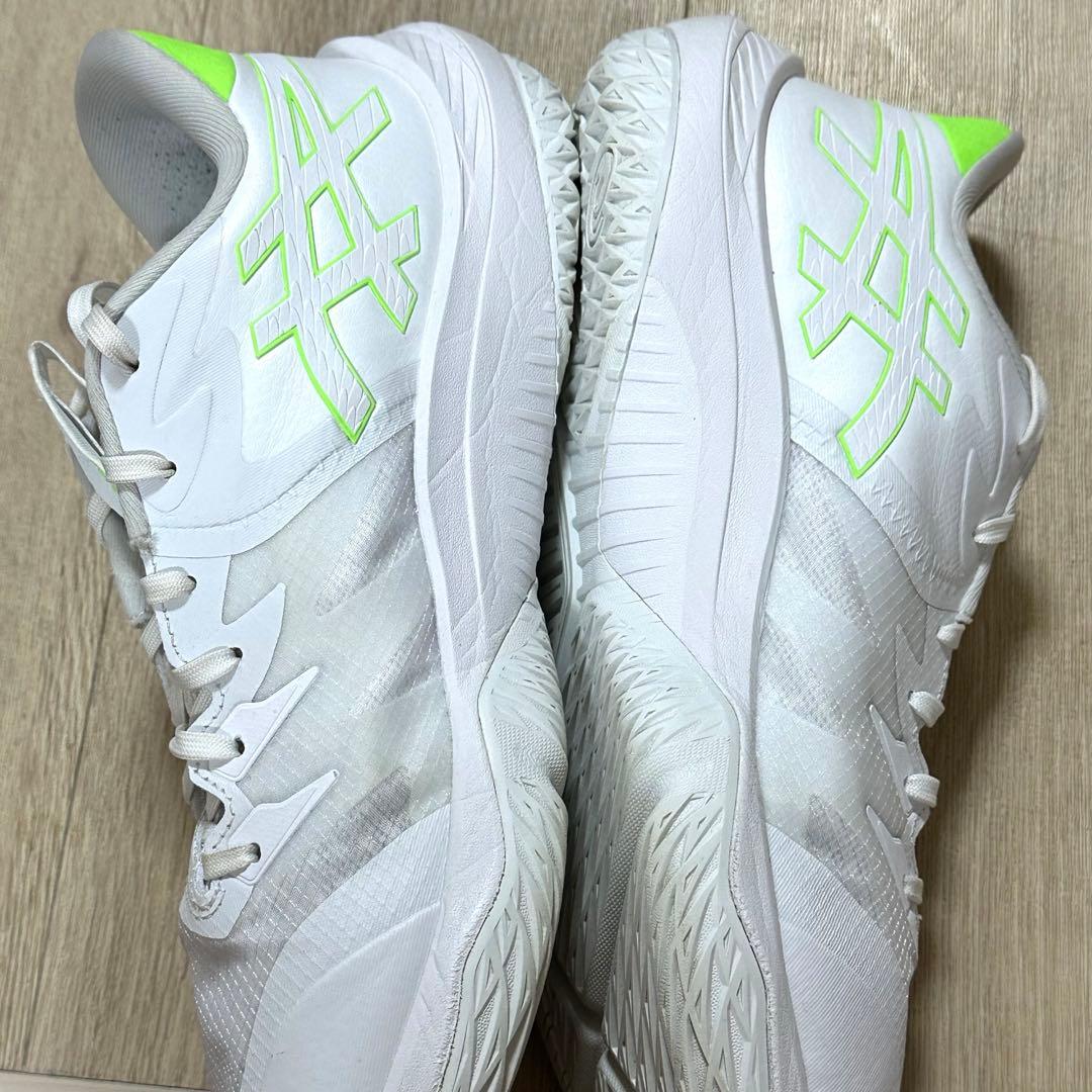 アシックス　バスケットシューズ ホワイト UNPREARS 2 LOW ２７.５
