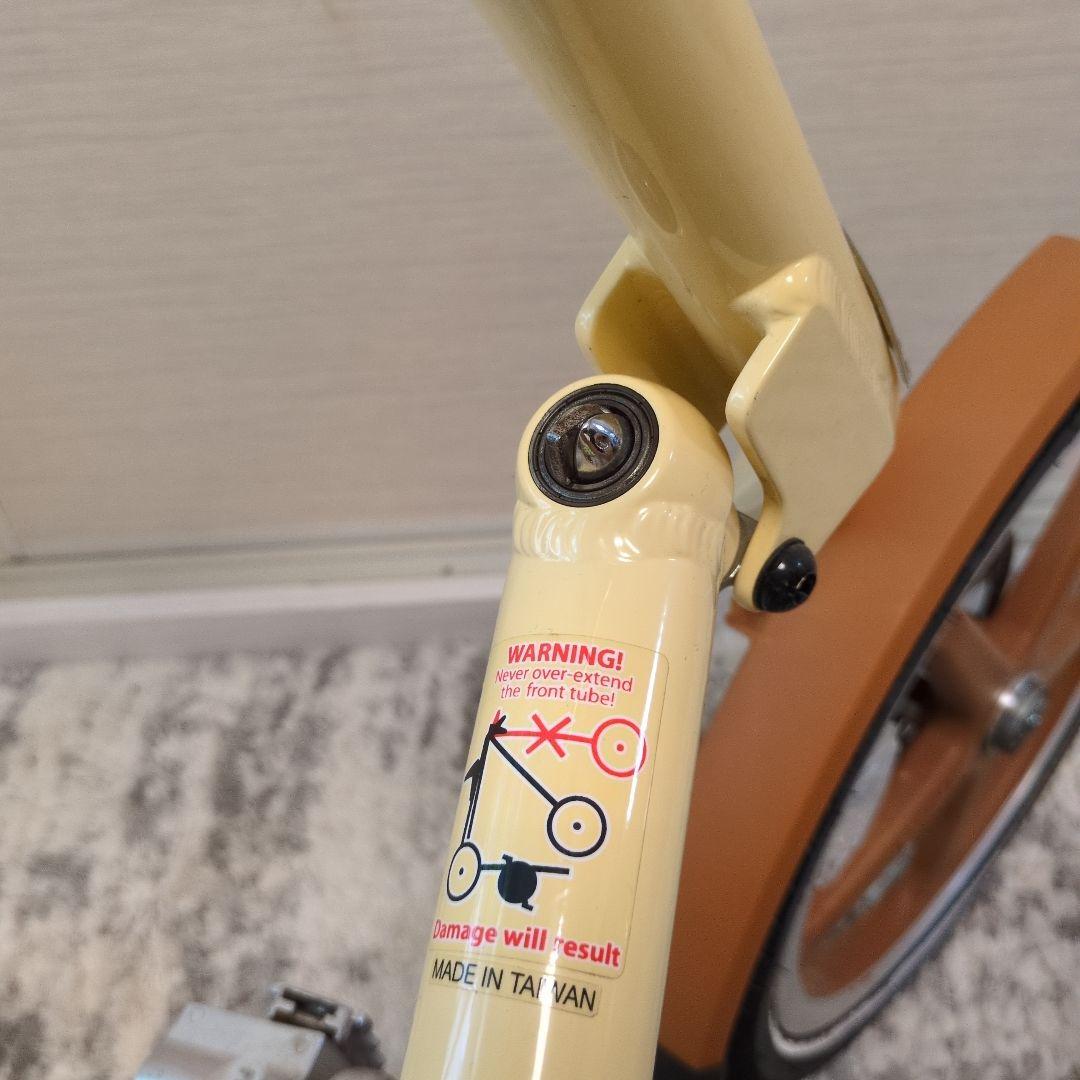 折りたたみ自転車 クリーム色 アルミ製
