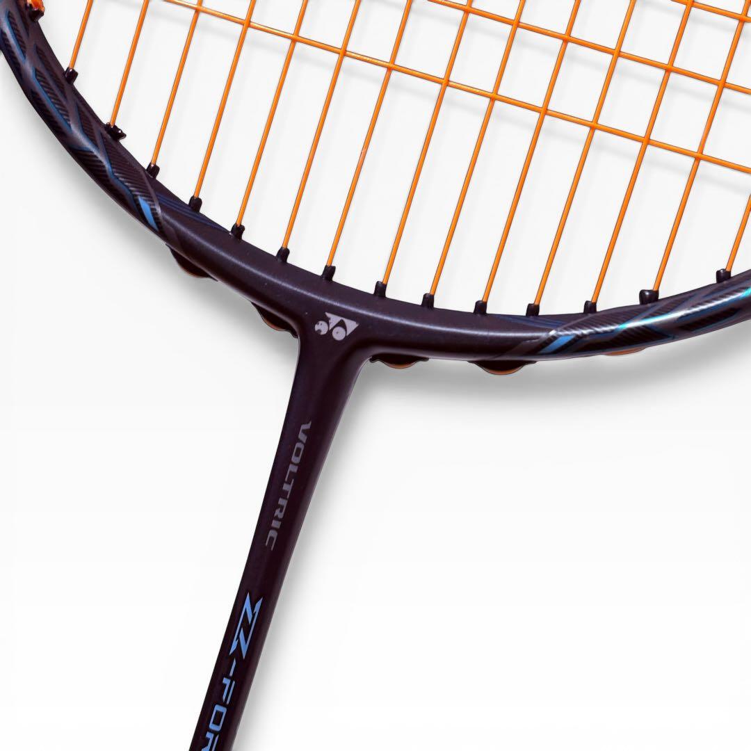 YONEX ボルトリック Z-FORCE II 4UG5 バドミントンラケット