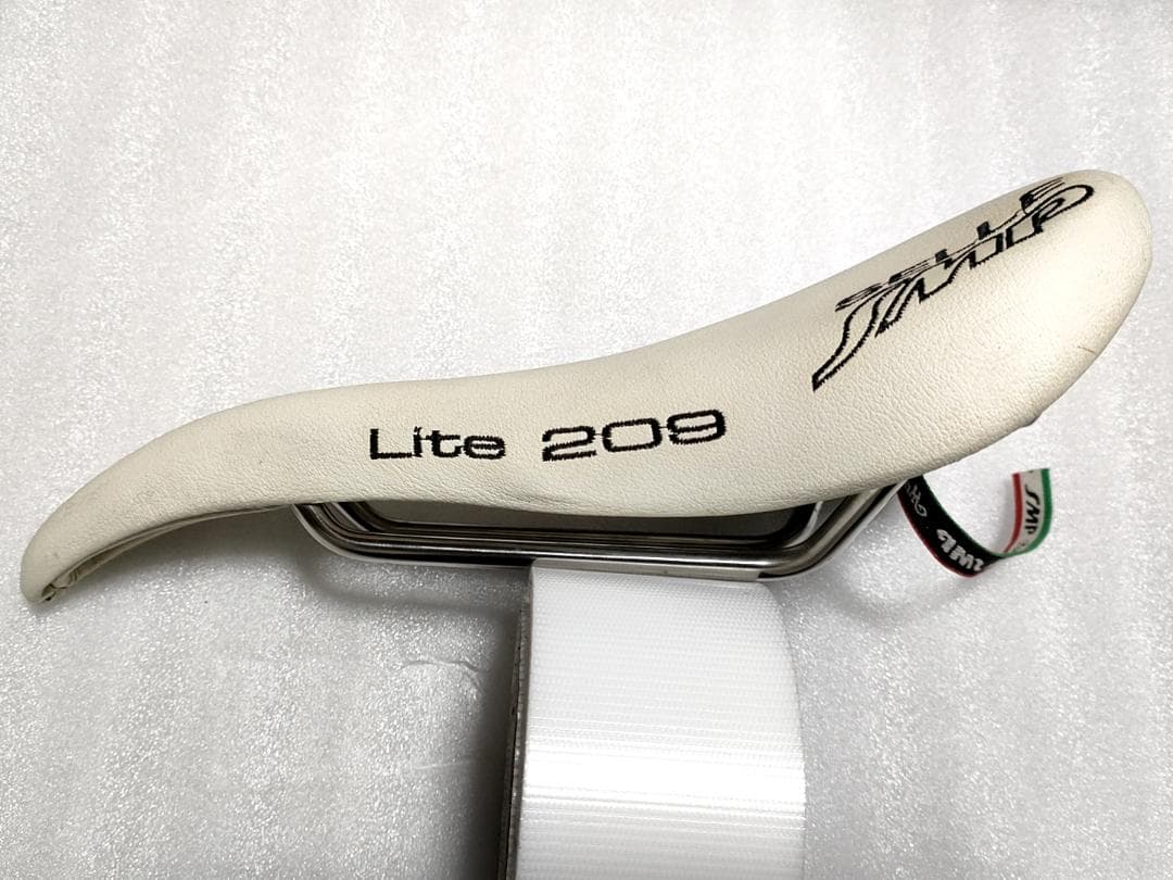 定価36000円 SELLE SMP LITE209 軽量 サドル 自転車 中古