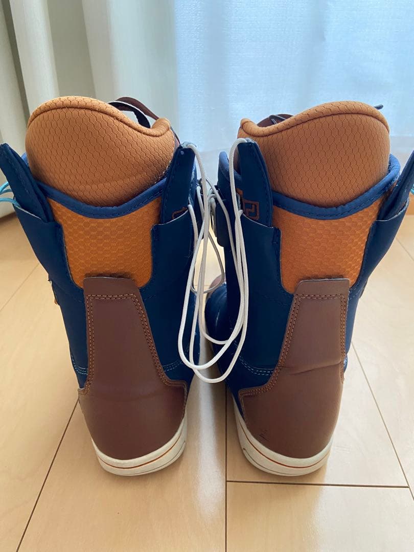 週末セール❤️ほぼ未使用　ジューニア　ディーラックス　スノボブーツ　DEELUXE