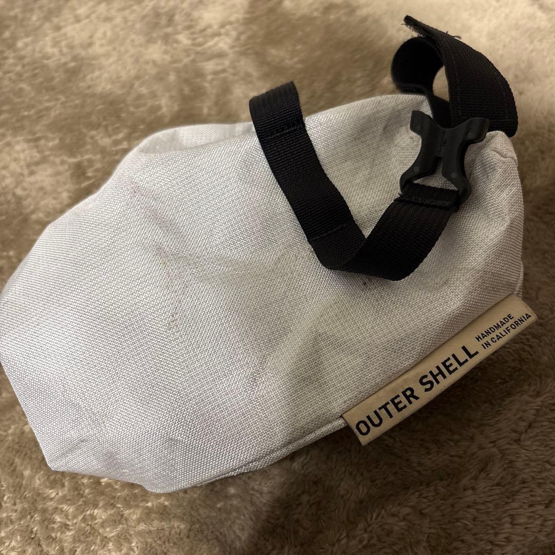 OUTER SHELL Rolltop Saddlebag サドルバッグ 白