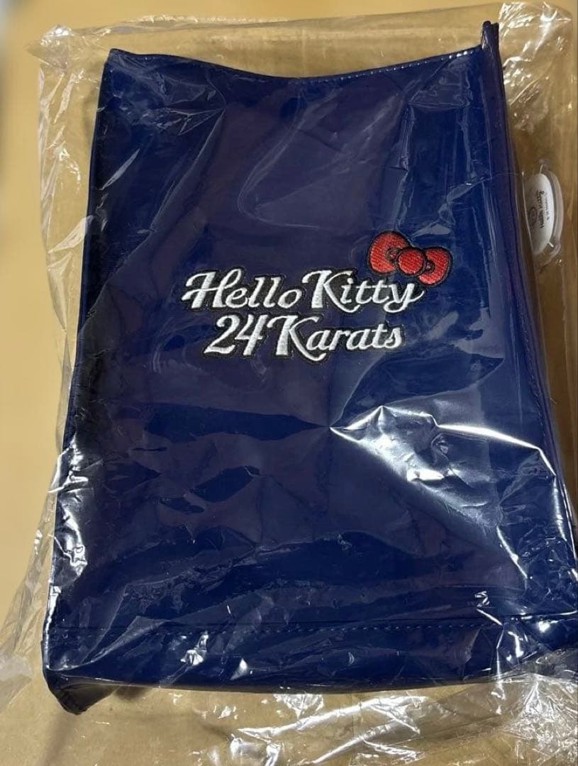 Hello Kitty 24 Karats ネイビー　ショルダーバック