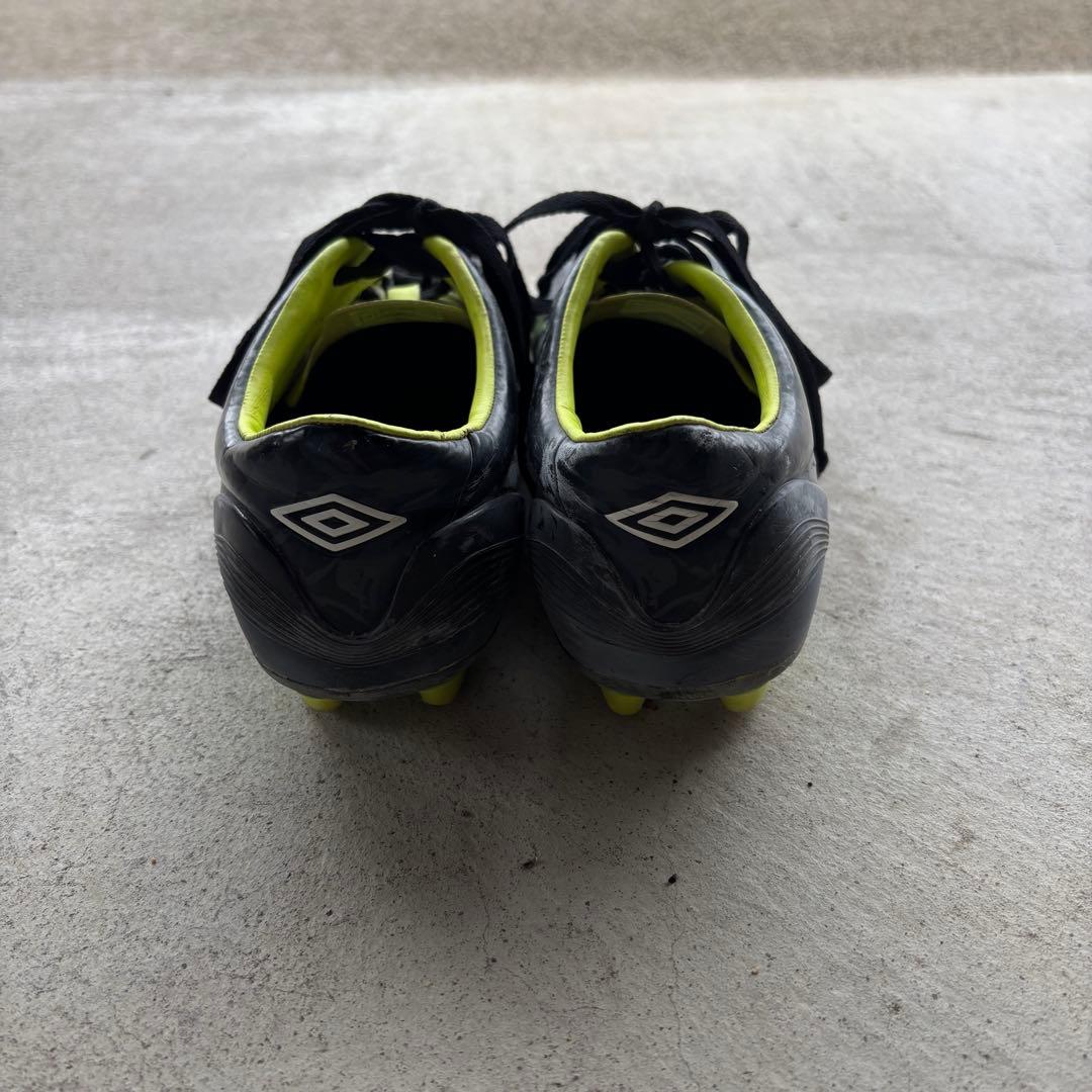 Umbro サッカーシューズ スパイス ブラック/ライム 25