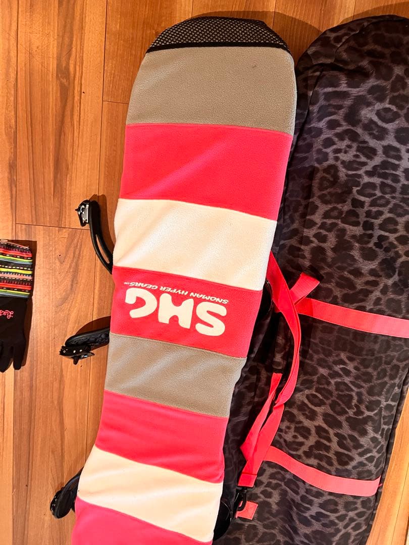 【送料込】SALOMONスノーボードとバッグ、ビンディンググローブセット