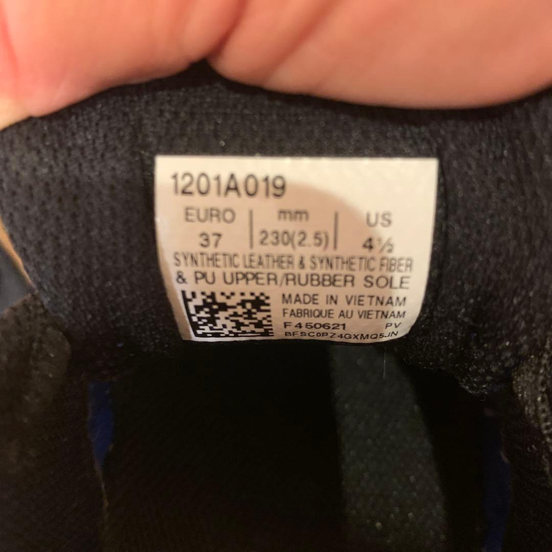 ASICS ランニングシューズ 青/銀 22.5cm