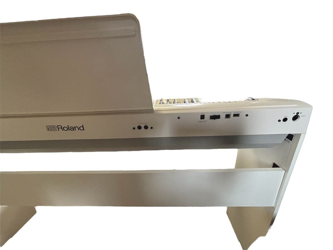 2022年製　ローランド　ポータブル・デジタルピアノ　FP-30X ホワイト