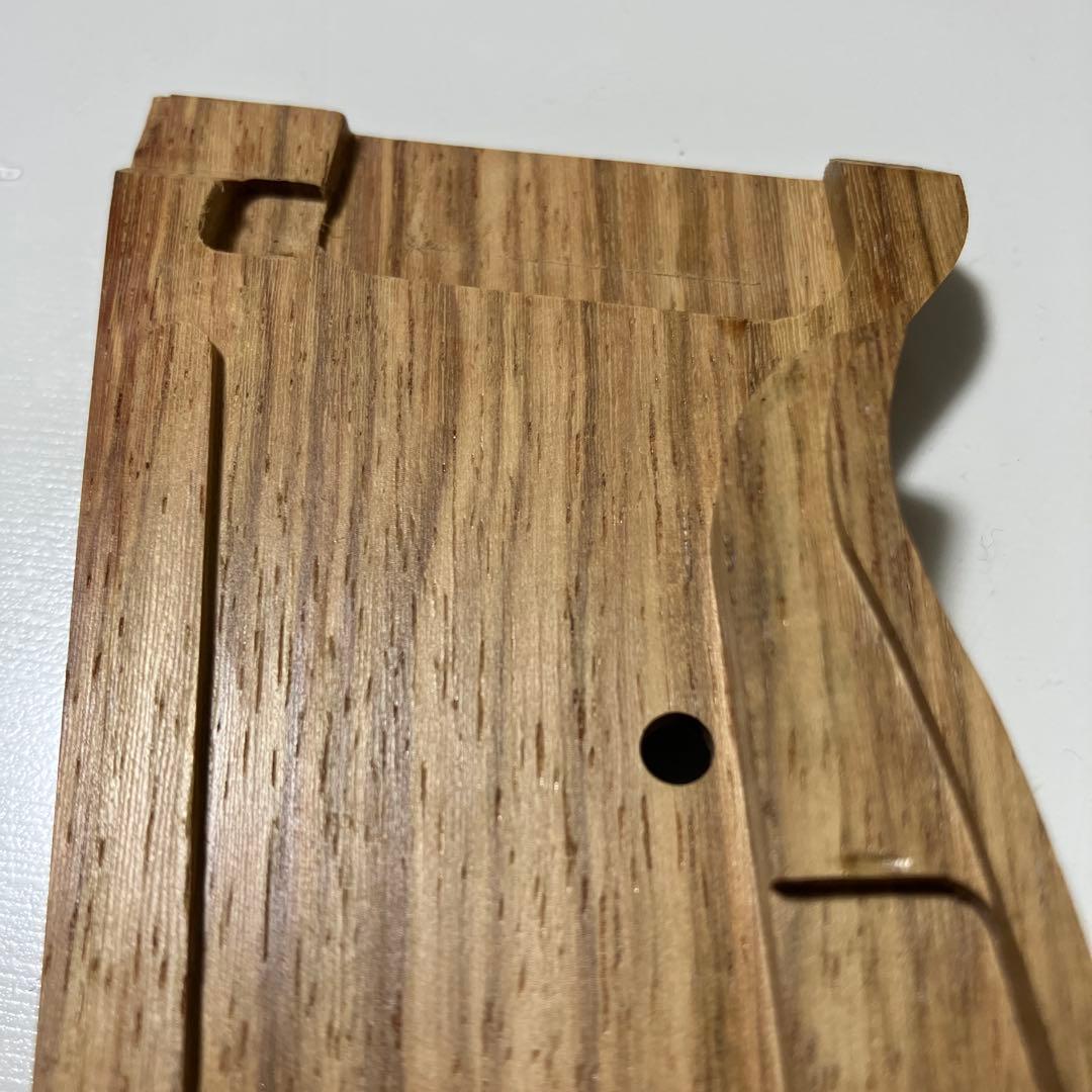 CAROM SHOT ワルサーP-38ミリタリー木製グリップ　新品同様品