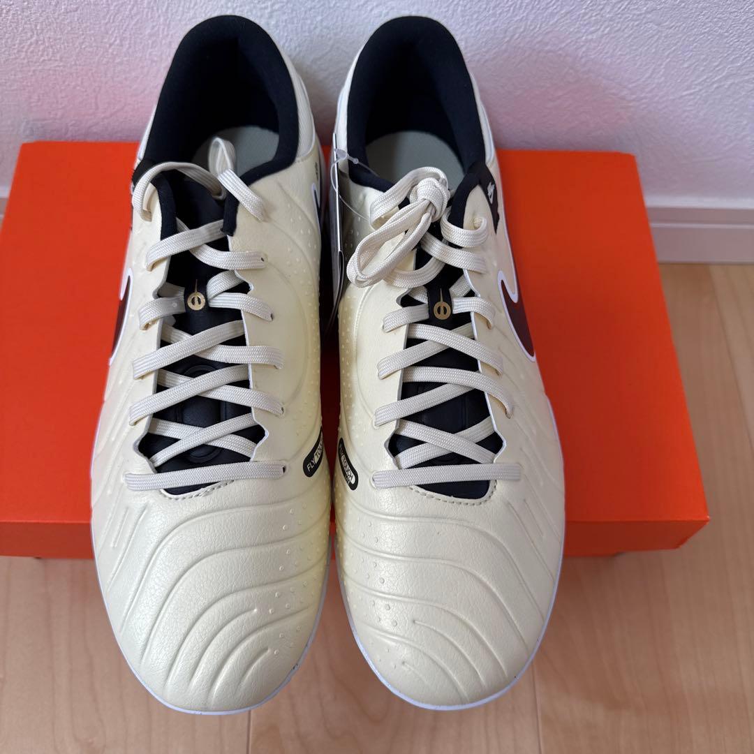 NIKE レジェンド10アカデミーTF サッカー　トレシュー　白　28cm 新品