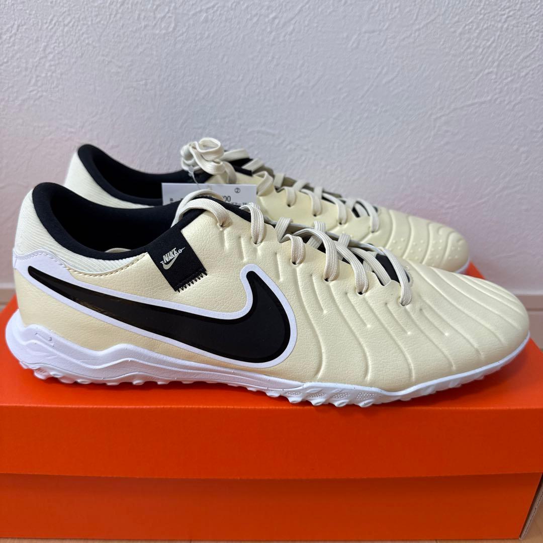 NIKE レジェンド10アカデミーTF サッカー　トレシュー　白　28cm 新品