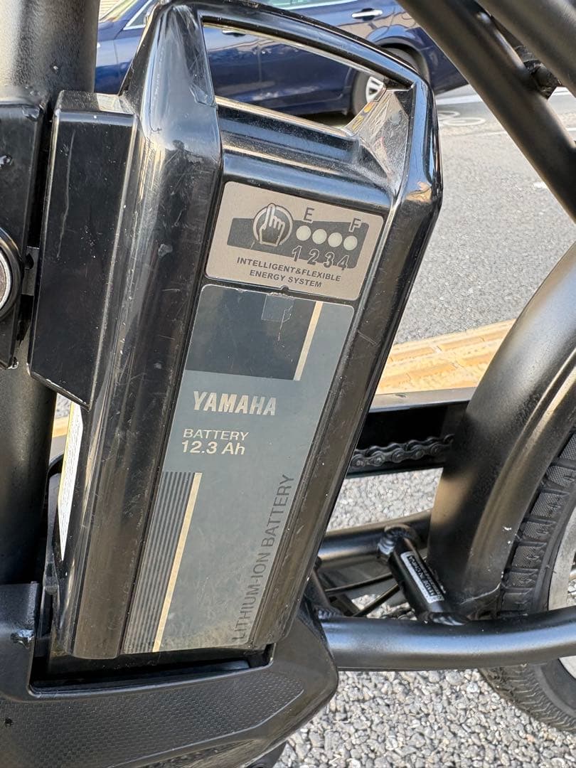 中古20㌅YAMAHA電動アシスト自転車　12.3Ah 大阪　064
