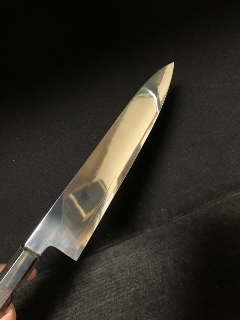 包丁　和牛刀　ハ寸　三枚打ち　鏡面研磨　切味抜群　箱付　未使用