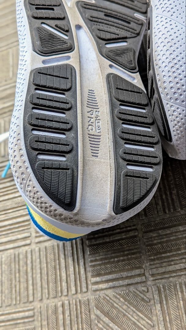 スパイク・シューズ Brooks GHOST MAX 27.0cm