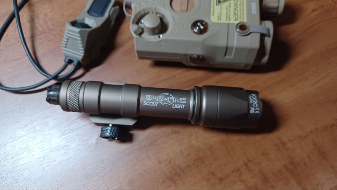 M600Cスカウトライト PEQ-15 AXONタイプリモートスイッチ セット