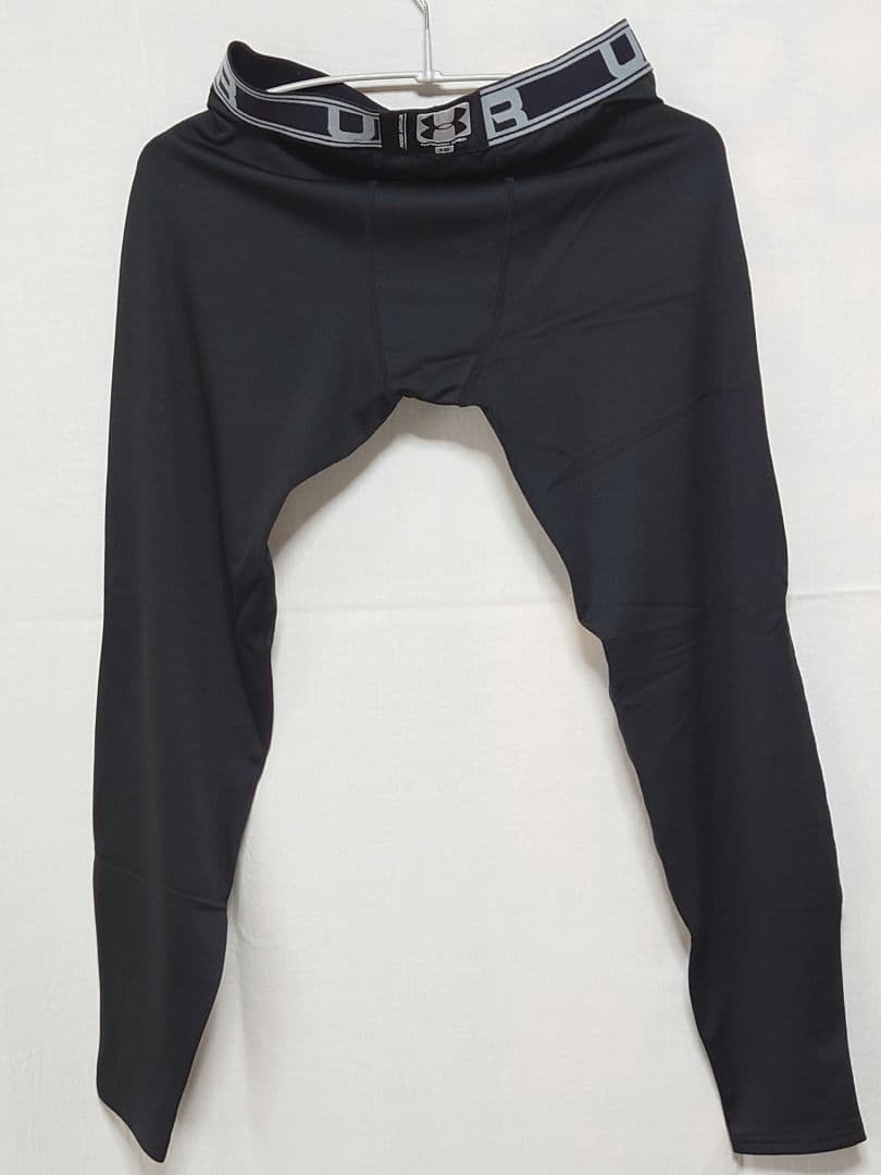 ①アンダーアーマー UNDER ARMOUR メンズ トップス＆ボトムス Ｍ？黒