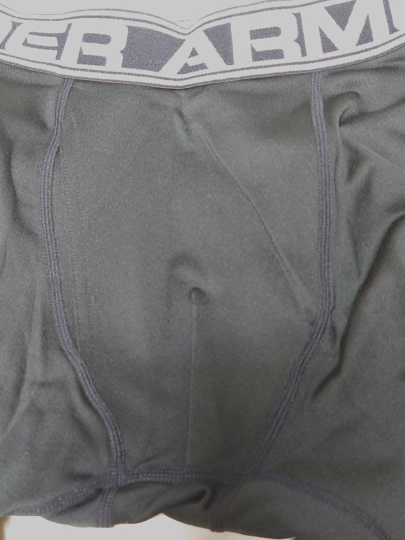 ①アンダーアーマー UNDER ARMOUR メンズ トップス＆ボトムス Ｍ？黒