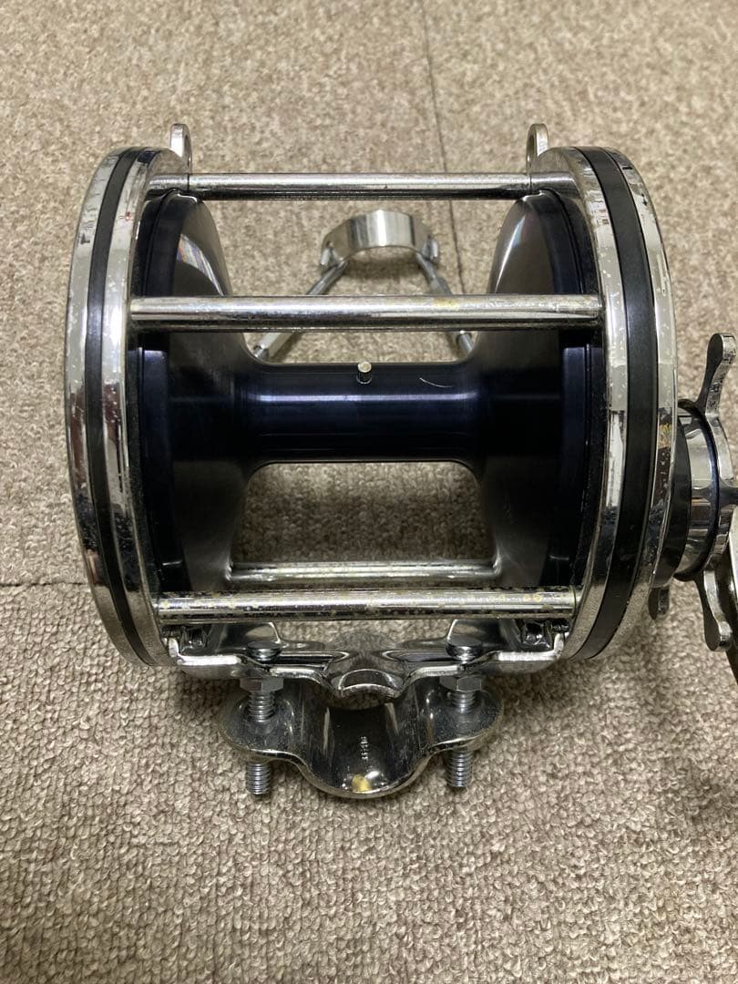 中古美品　トローリング　クエ　 ペンリール　 セネター12/0