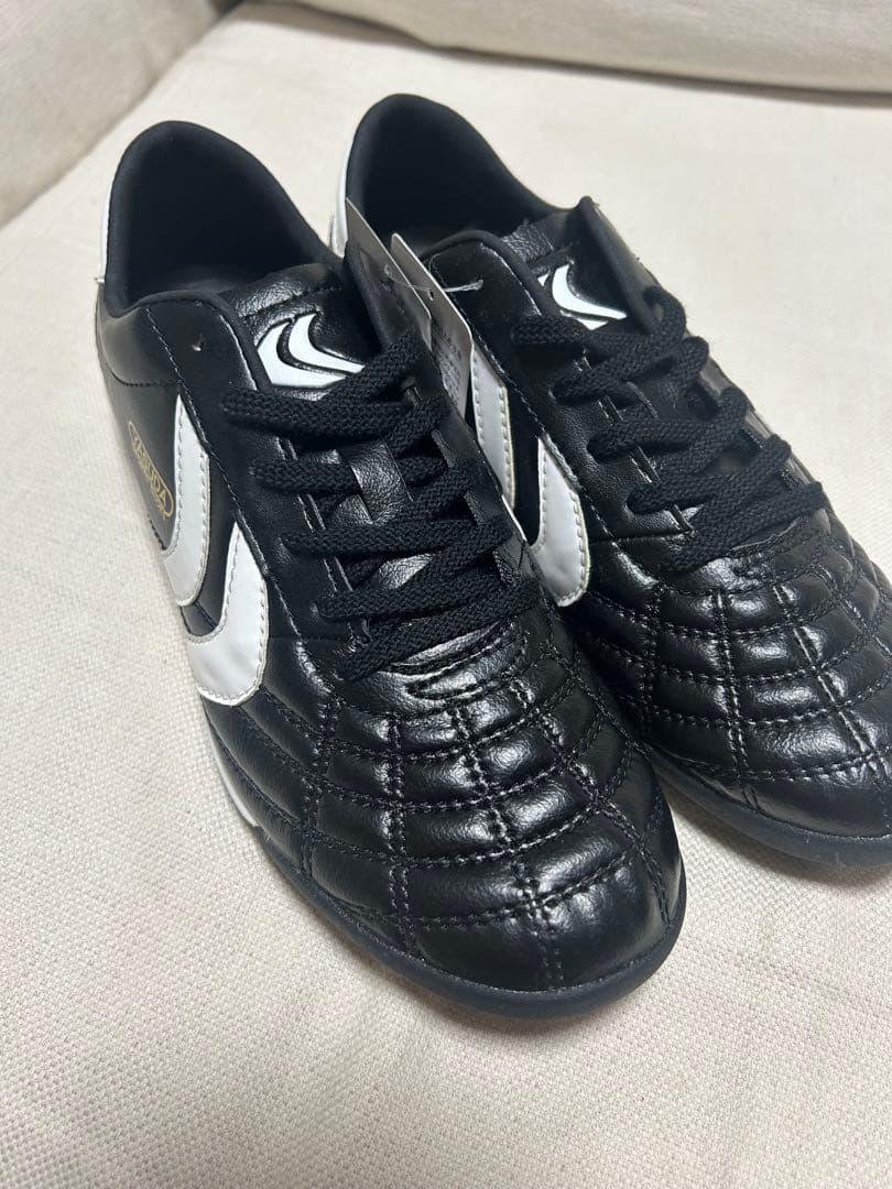 【新品未使用】YASUDA サッカーシューズ ブラック/ホワイト