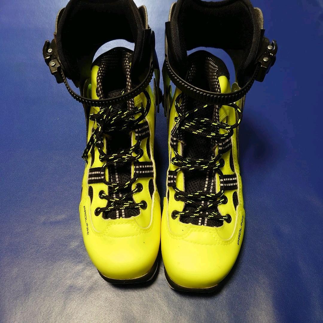 日本未販売　NNN BOTAS カーボンローラースキーブーツ　EU38