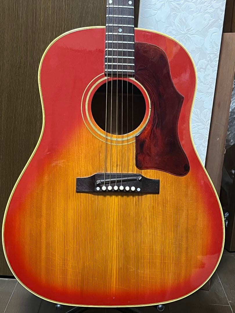 Gibson ギブソンJ45 アコースティックギター チェリーレッドサンバースト