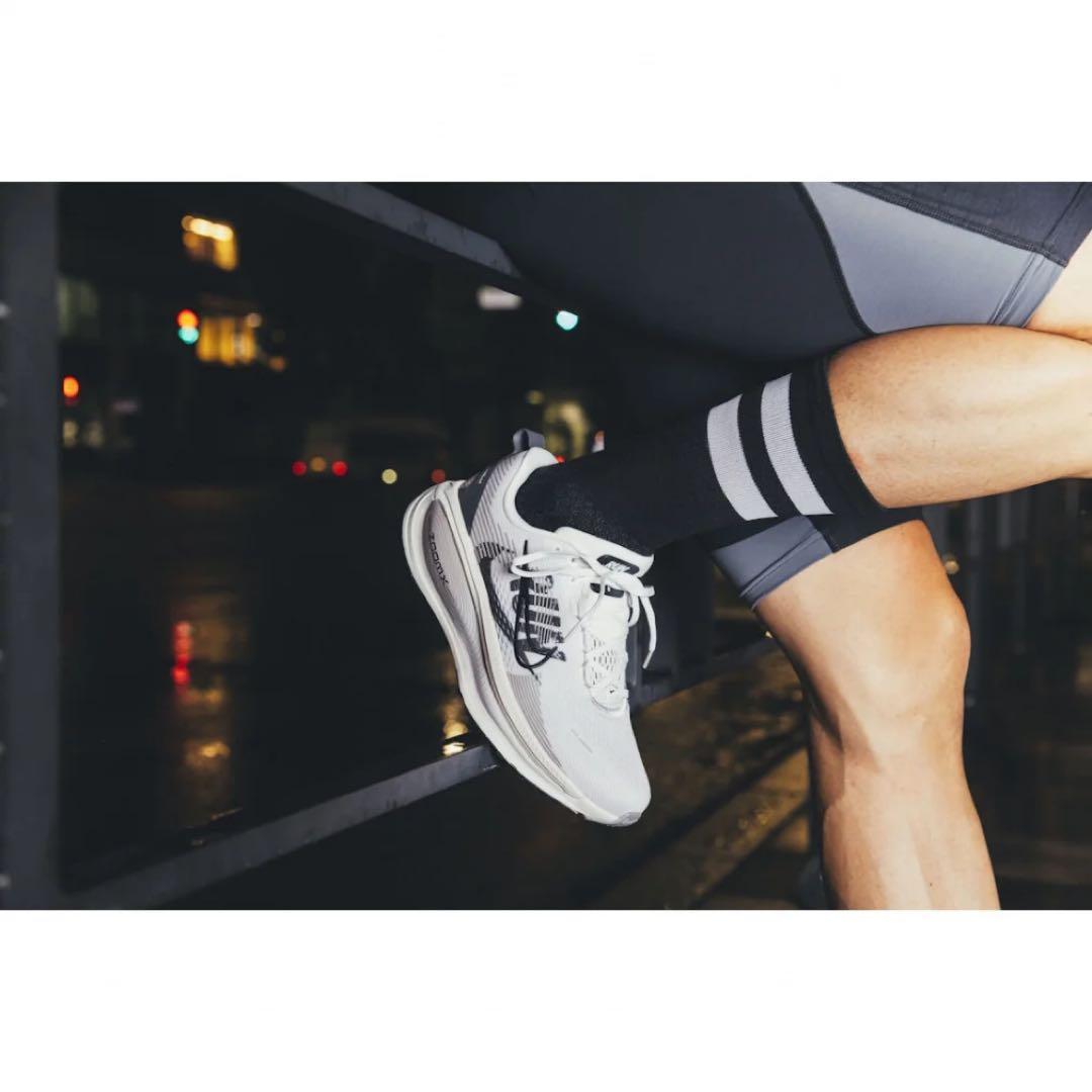 【限定品】ナイキ ボメロ18 RUN 26cm