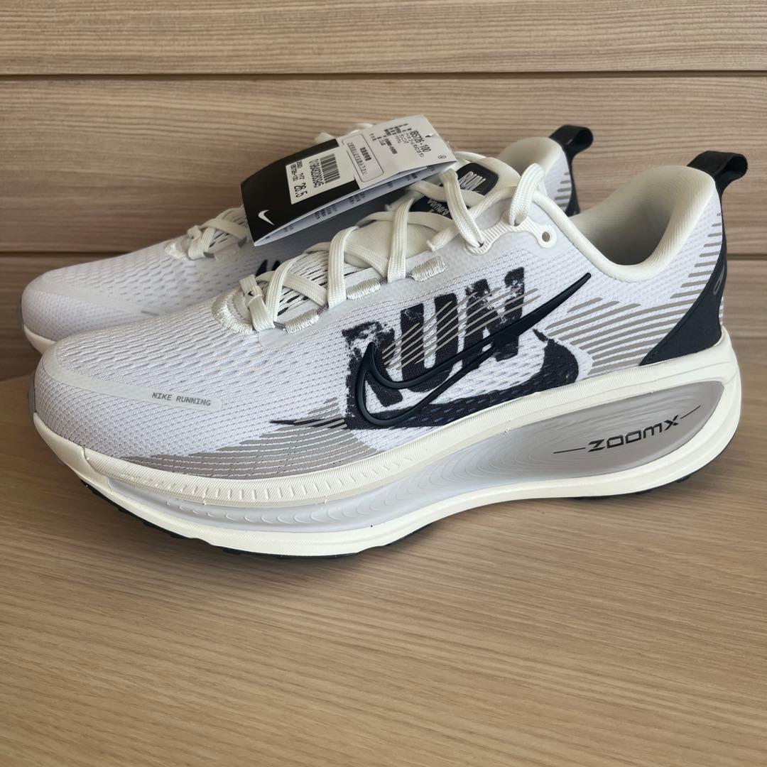 【限定品】ナイキ ボメロ18 RUN 26cm