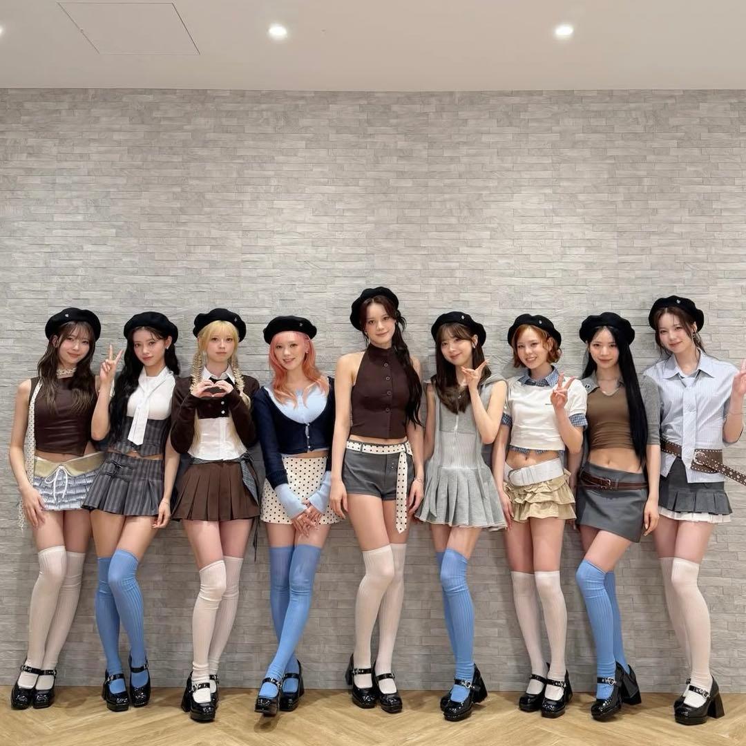 NiziU New Emotion ラキドロ　直筆サイン入りチェキ　ポラ　マユカ