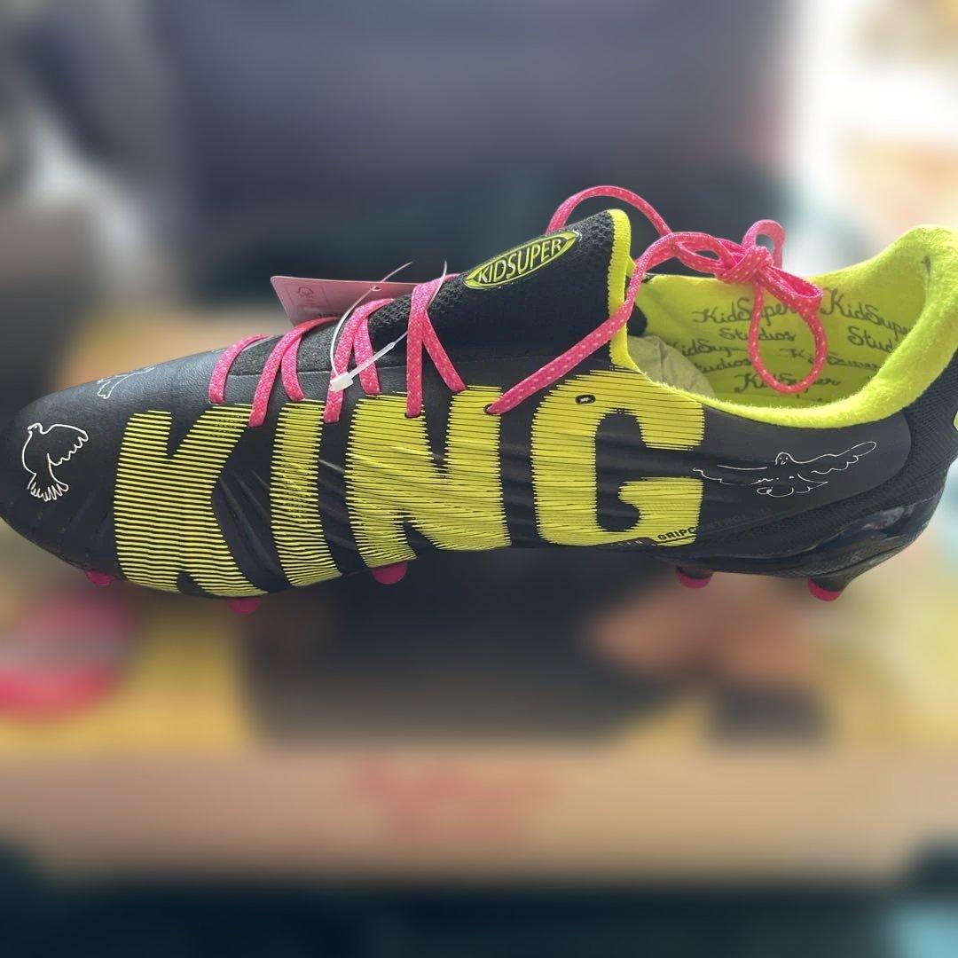 新品プーマキングアルティメットX KIDSUPER FGAG サッカー￼スパイク