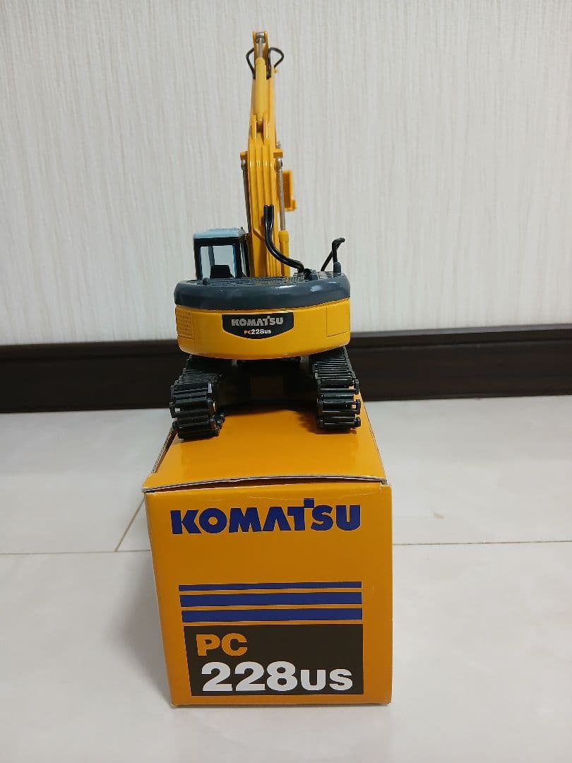 GALEO KOMATSU PC228US 1/43 ユンボ　小松製作所