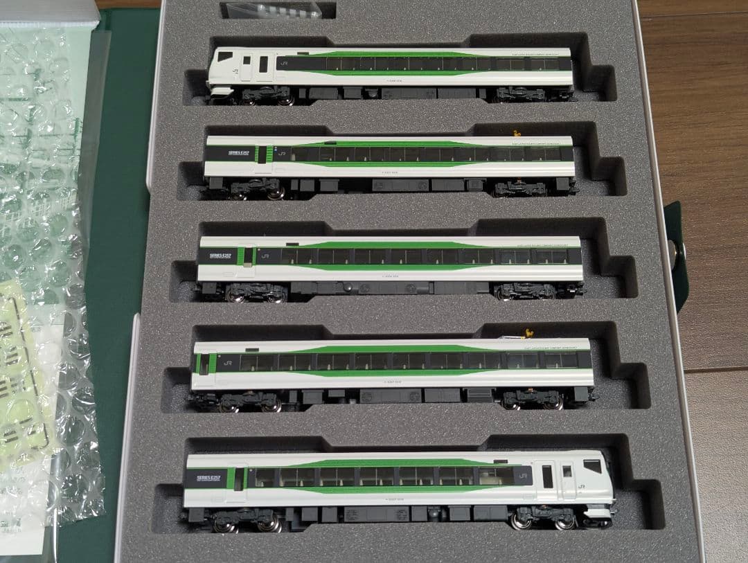 鉄道模型 KATO E257系5500番台 10-1884 草津 四万 あかぎ