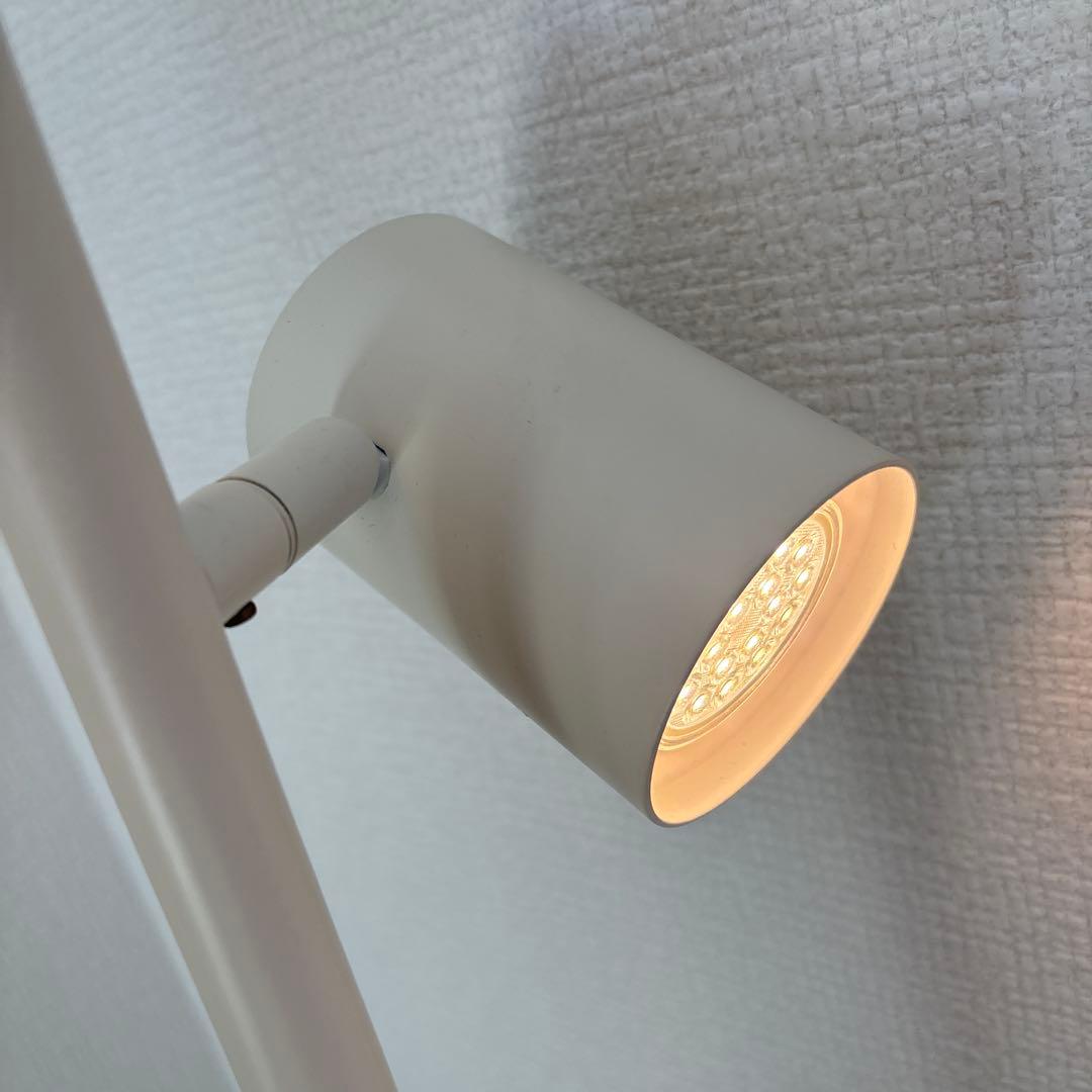 【美品】IKEA NYMÅNE ニーモーネ フロアランプ　ホワイト　LED電球