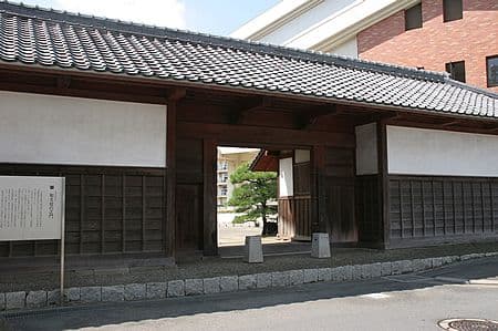 水彩画　郁文館の門　小野誠一郎