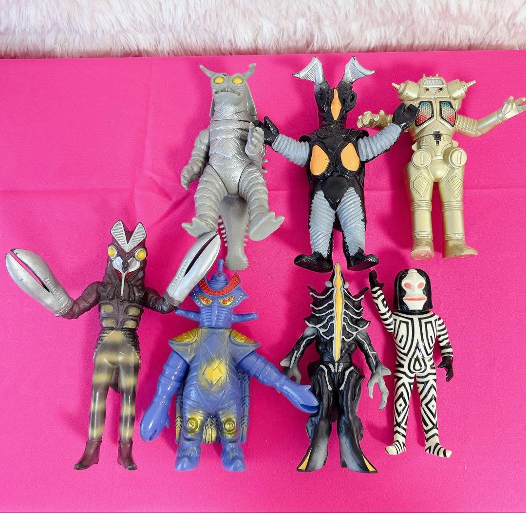 ウルトラマンソフビ　怪獣　指人形　他　107個　まとめ売り