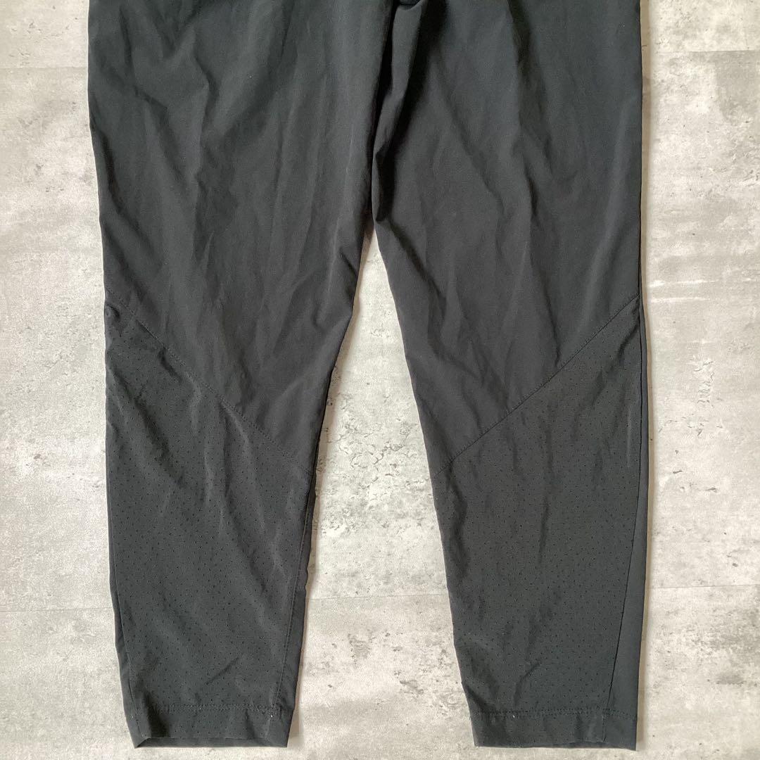 NIKE ナイキ　ジャージパンツ　ナイロンパンツ　ブラック　黒