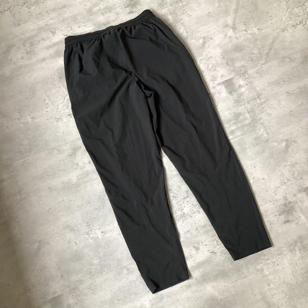 NIKE ナイキ　ジャージパンツ　ナイロンパンツ　ブラック　黒