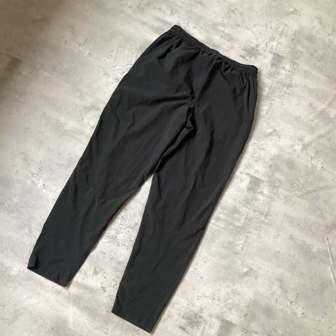 NIKE ナイキ　ジャージパンツ　ナイロンパンツ　ブラック　黒