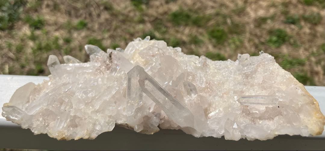 ヒマラヤ　マニカラン産水晶クラスター　薄ピンク　虹入り　ハート型 約287g