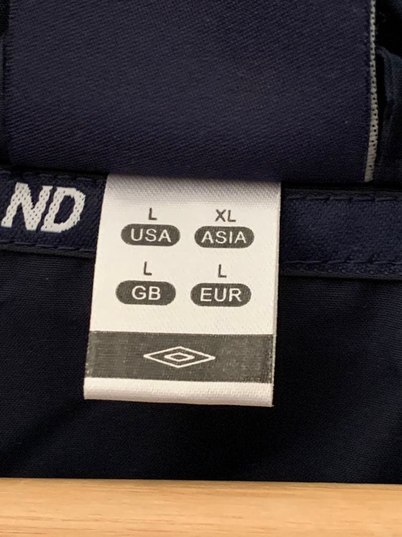 イングランド代表　ダウン　umbro アンブロ　サイズL