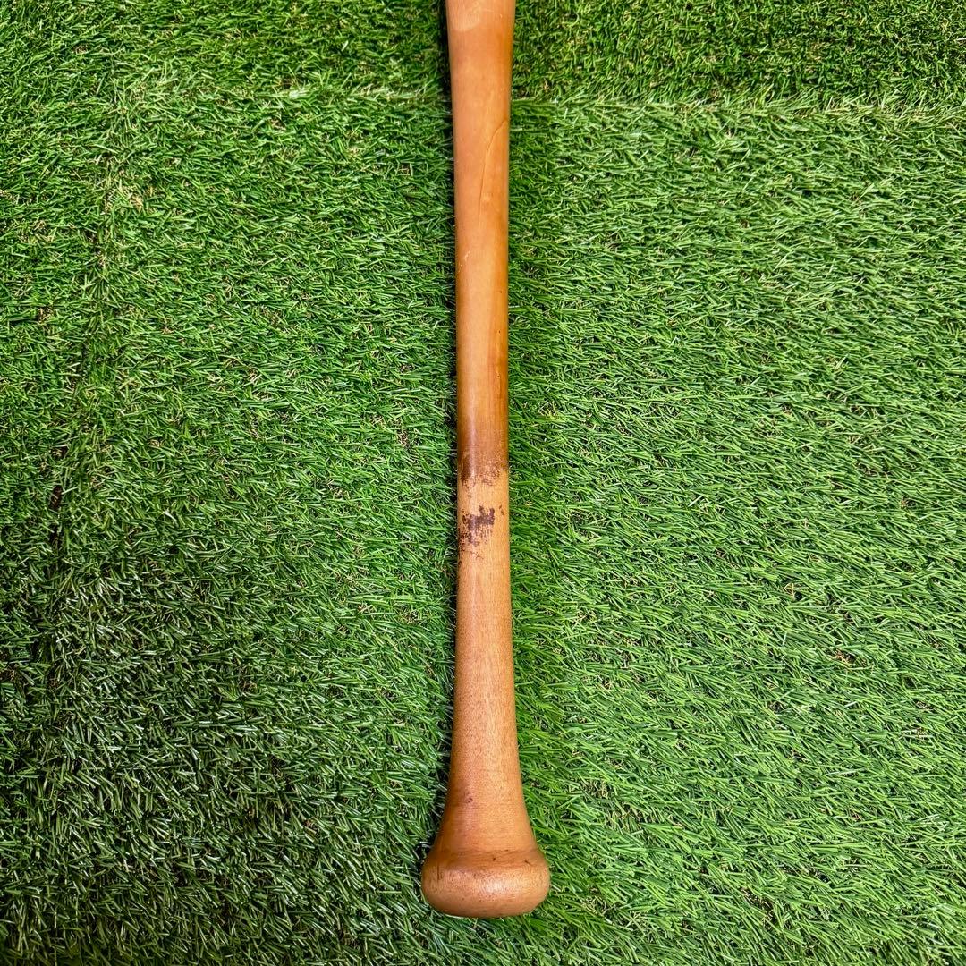 【美品】軟式野球木製バット 広島カープ 菊地涼介モデル 84cm760g