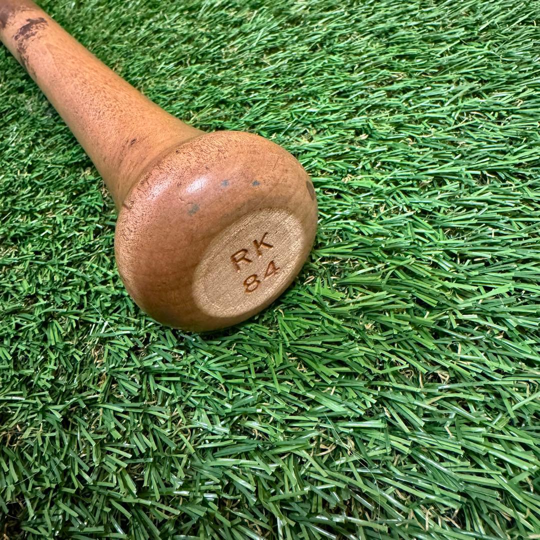【美品】軟式野球木製バット 広島カープ 菊地涼介モデル 84cm760g