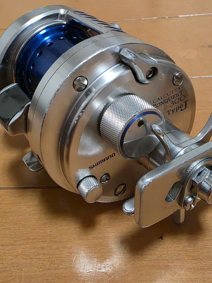 シマノ　カルカッタコンクエスト 300 タイプJ　オシア