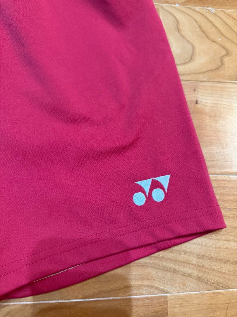新品同様　YONEX バドミントンパンツ M レッド